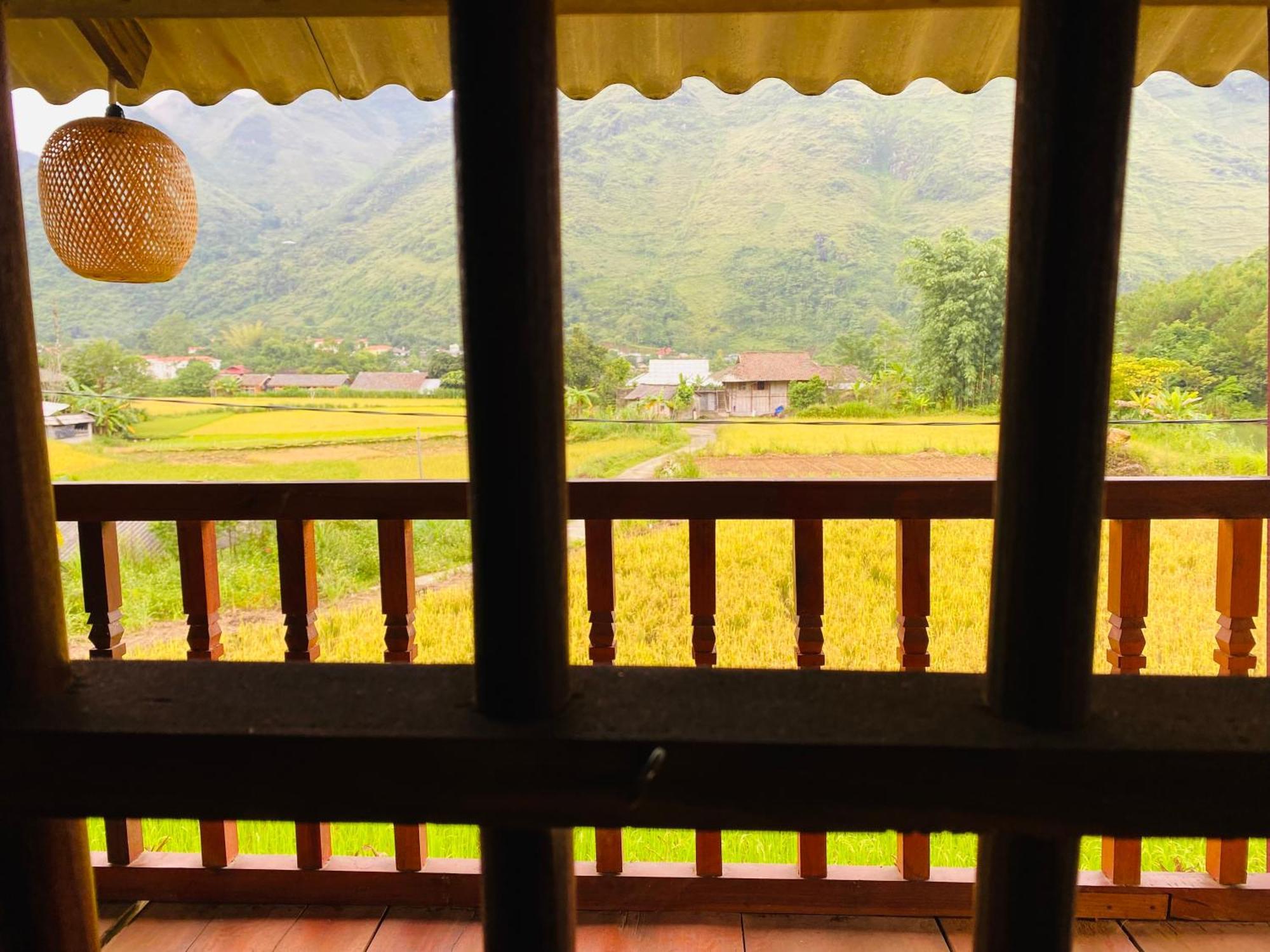 Du Gia Field View Homestay Làng Cac Exterior photo