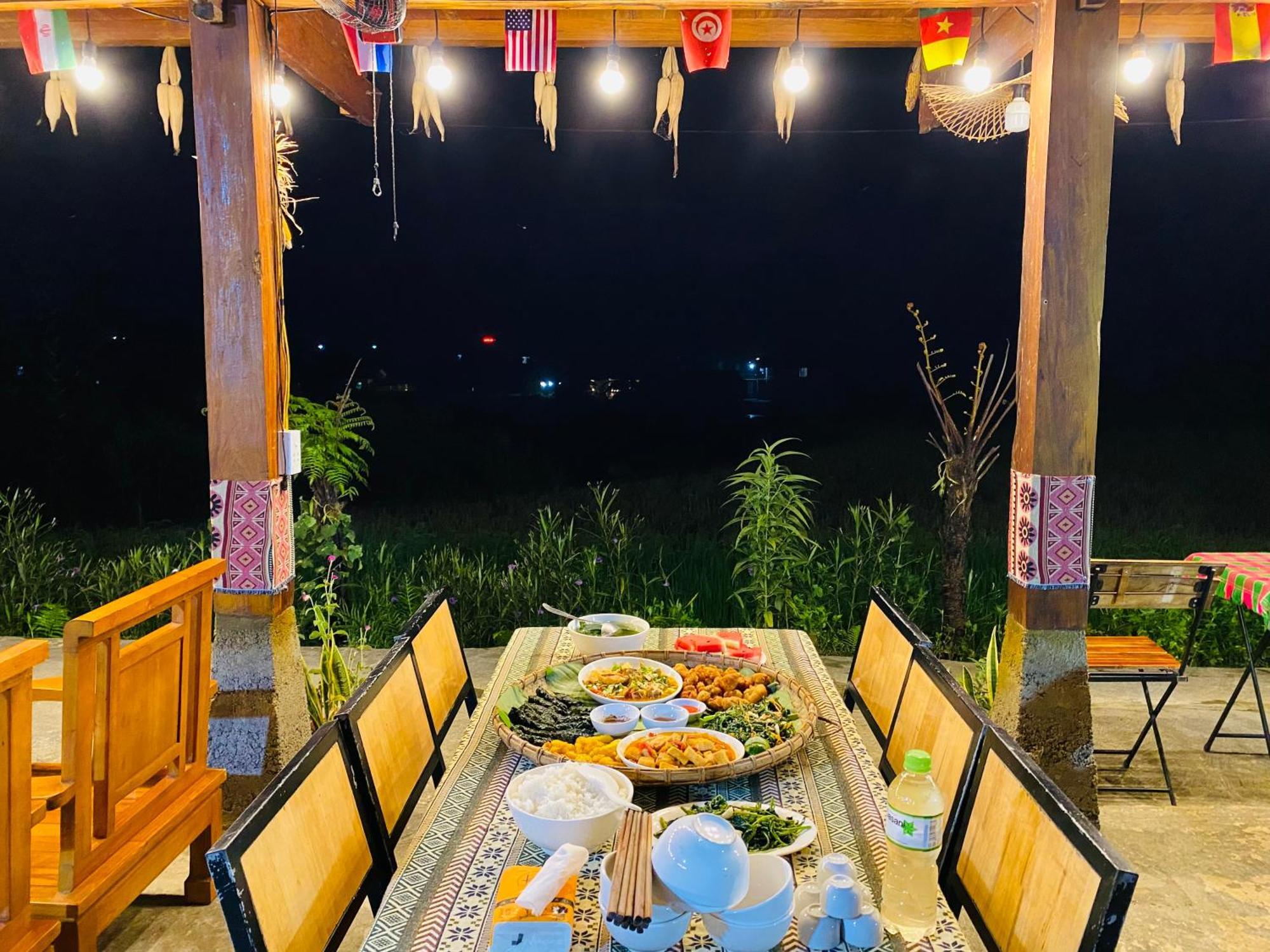 Du Gia Field View Homestay Làng Cac Exterior photo