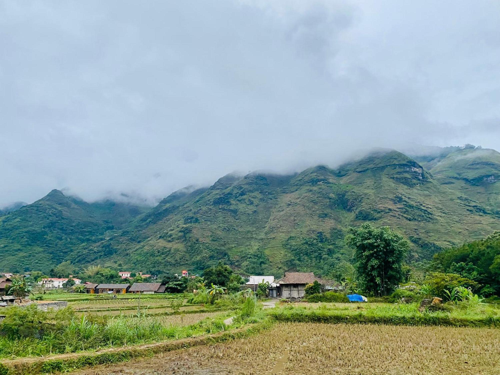 Du Gia Field View Homestay Làng Cac Exterior photo