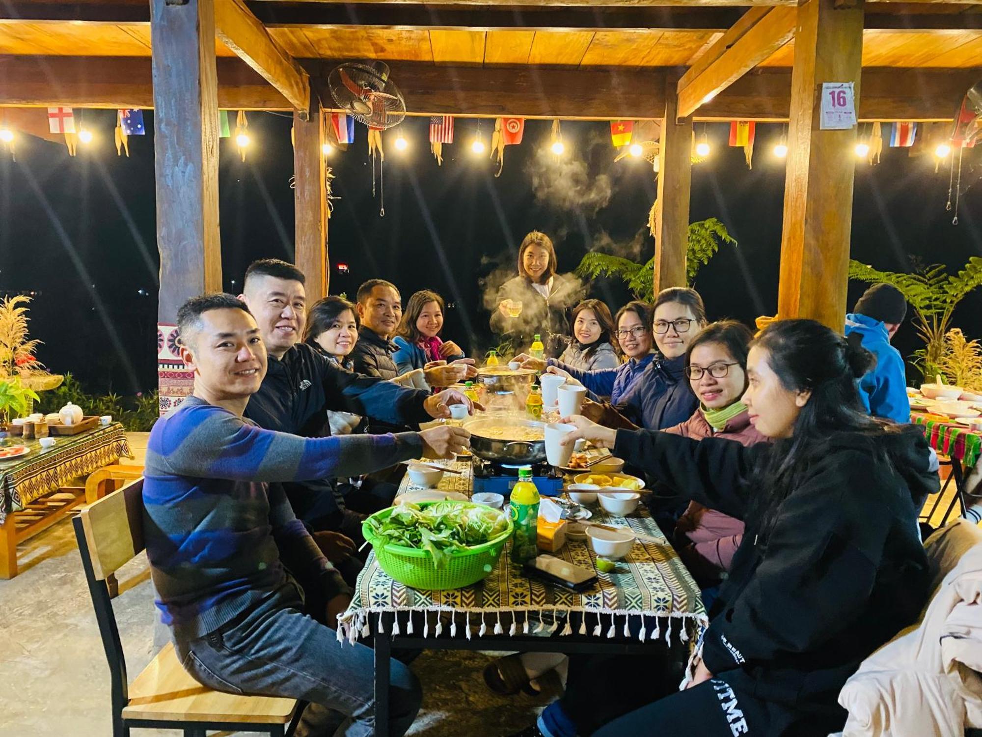 Du Gia Field View Homestay Làng Cac Exterior photo