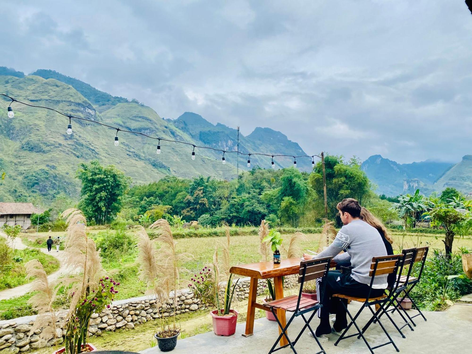 Du Gia Field View Homestay Làng Cac Exterior photo