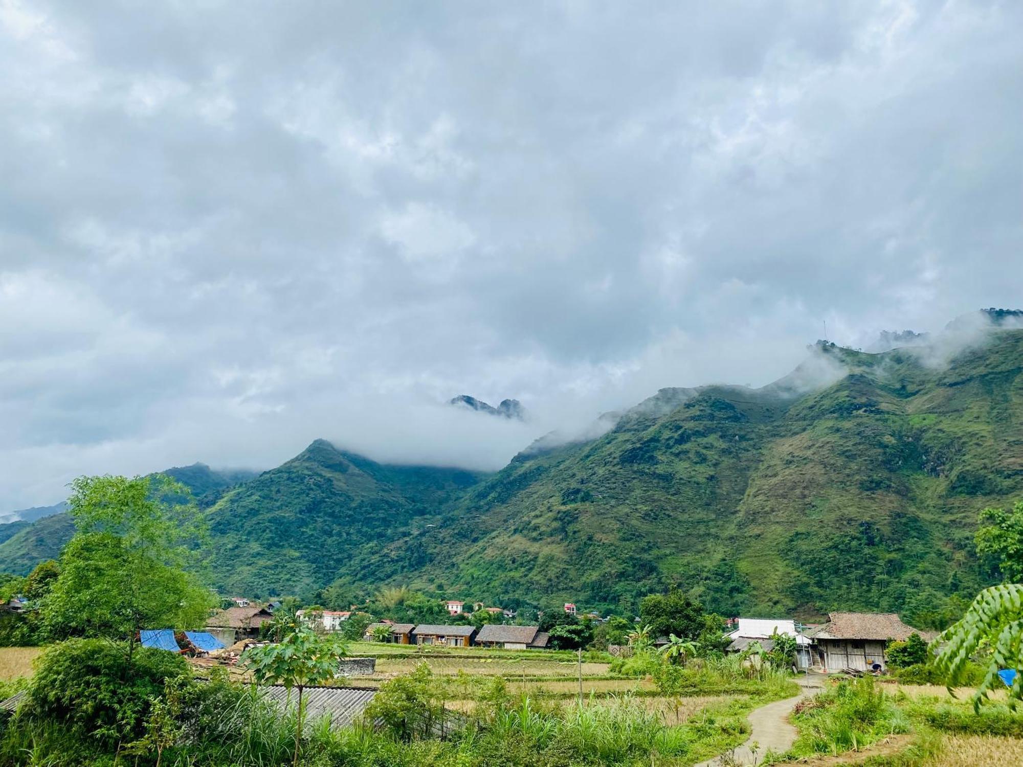 Du Gia Field View Homestay Làng Cac Exterior photo