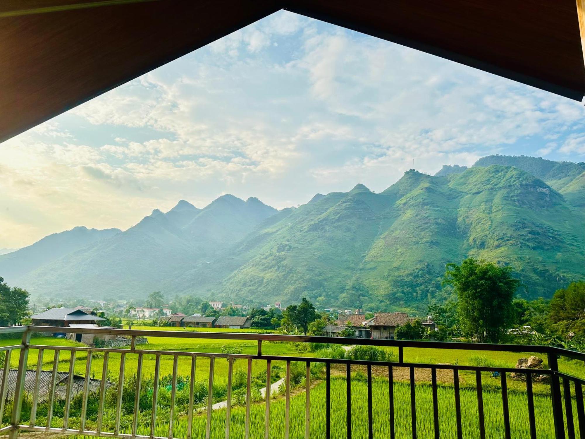 Du Gia Field View Homestay Làng Cac Exterior photo