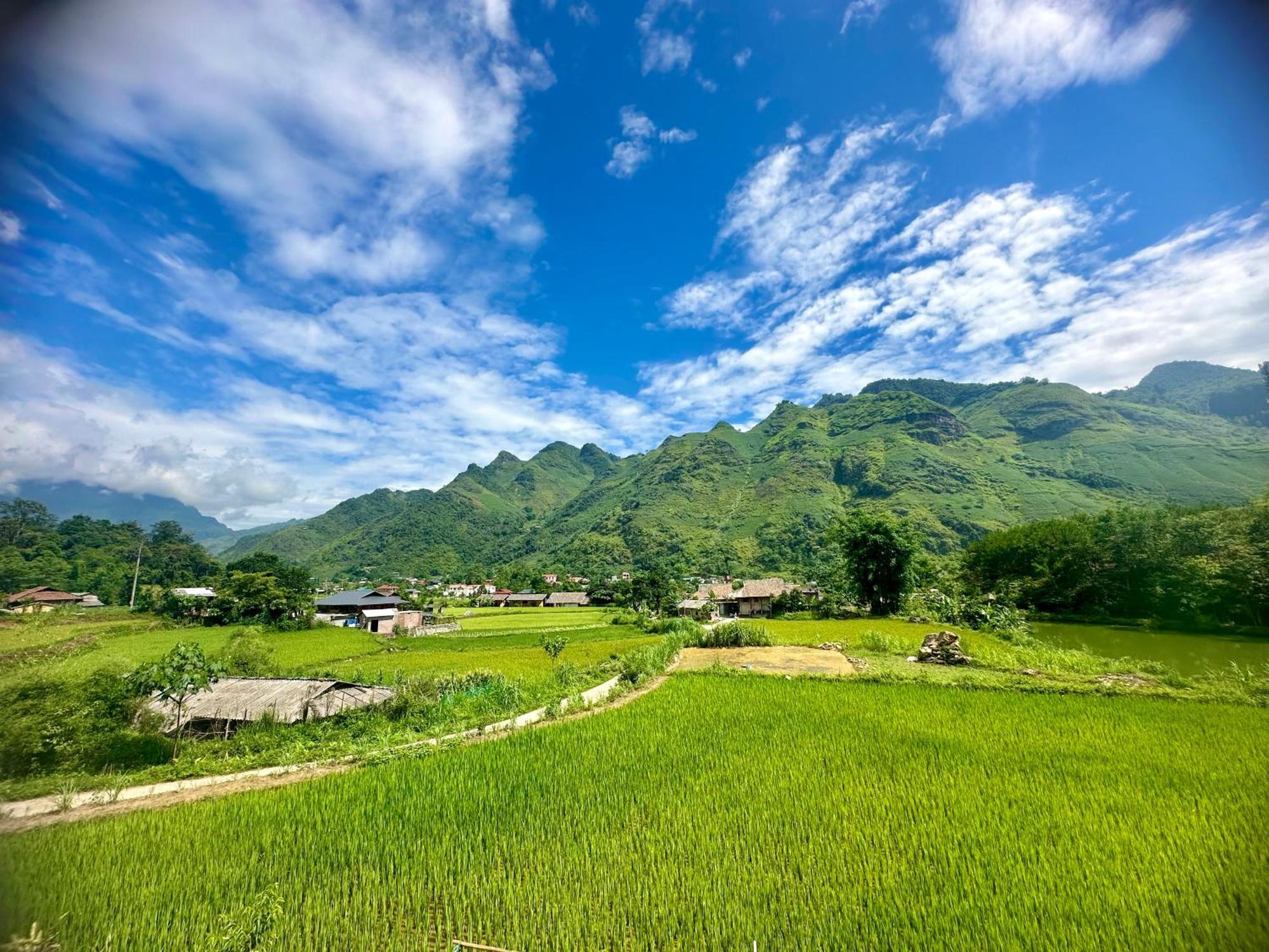 Du Gia Field View Homestay Làng Cac Exterior photo